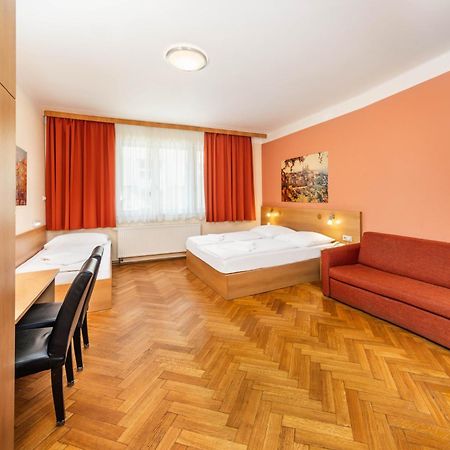 Residence Bene Praha Bagian luar foto