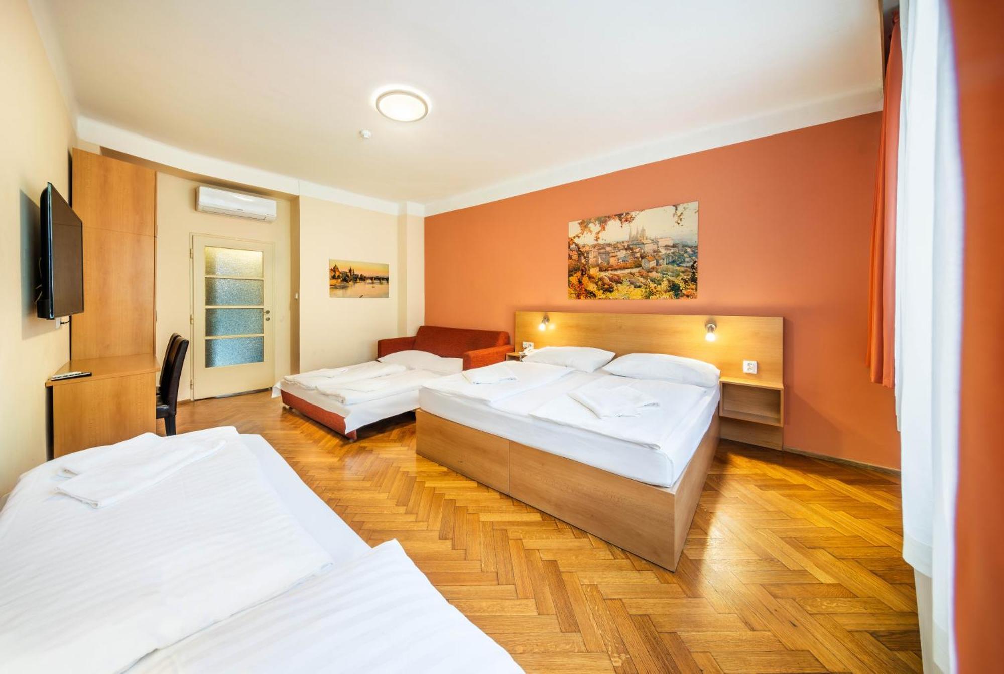 Residence Bene Praha Bagian luar foto